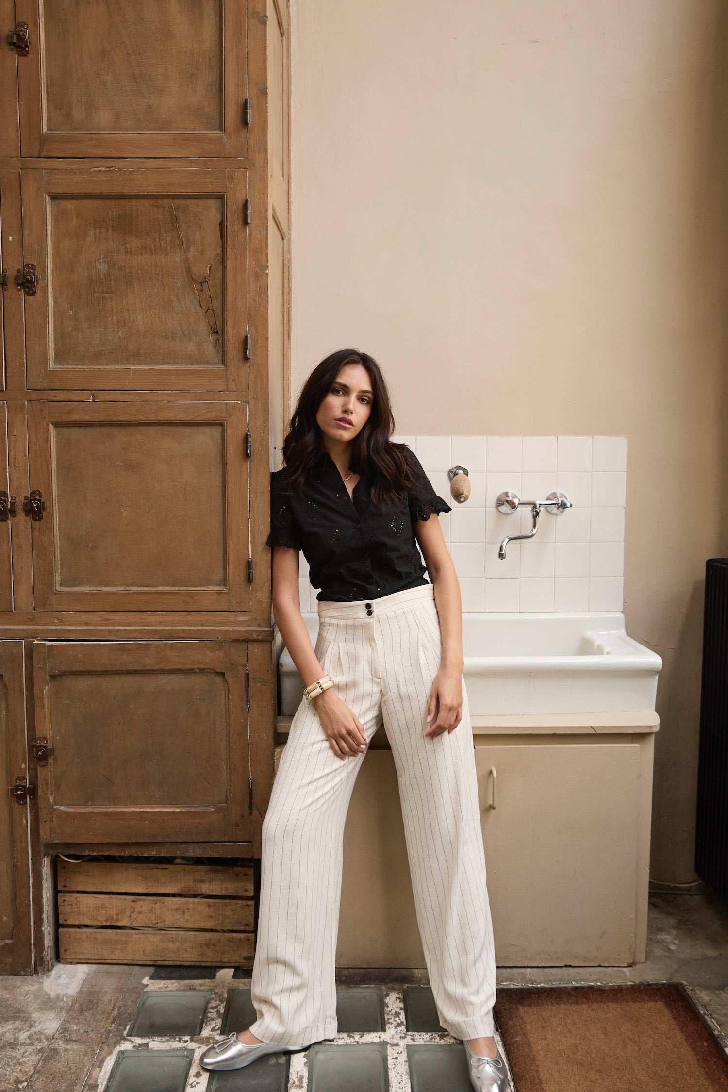 Blouse Pastis brodée noire