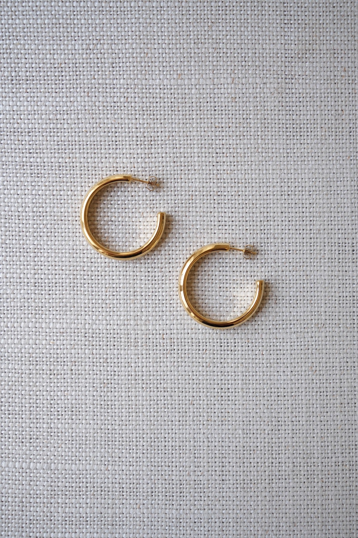 Célaeno Hoop Earrings
