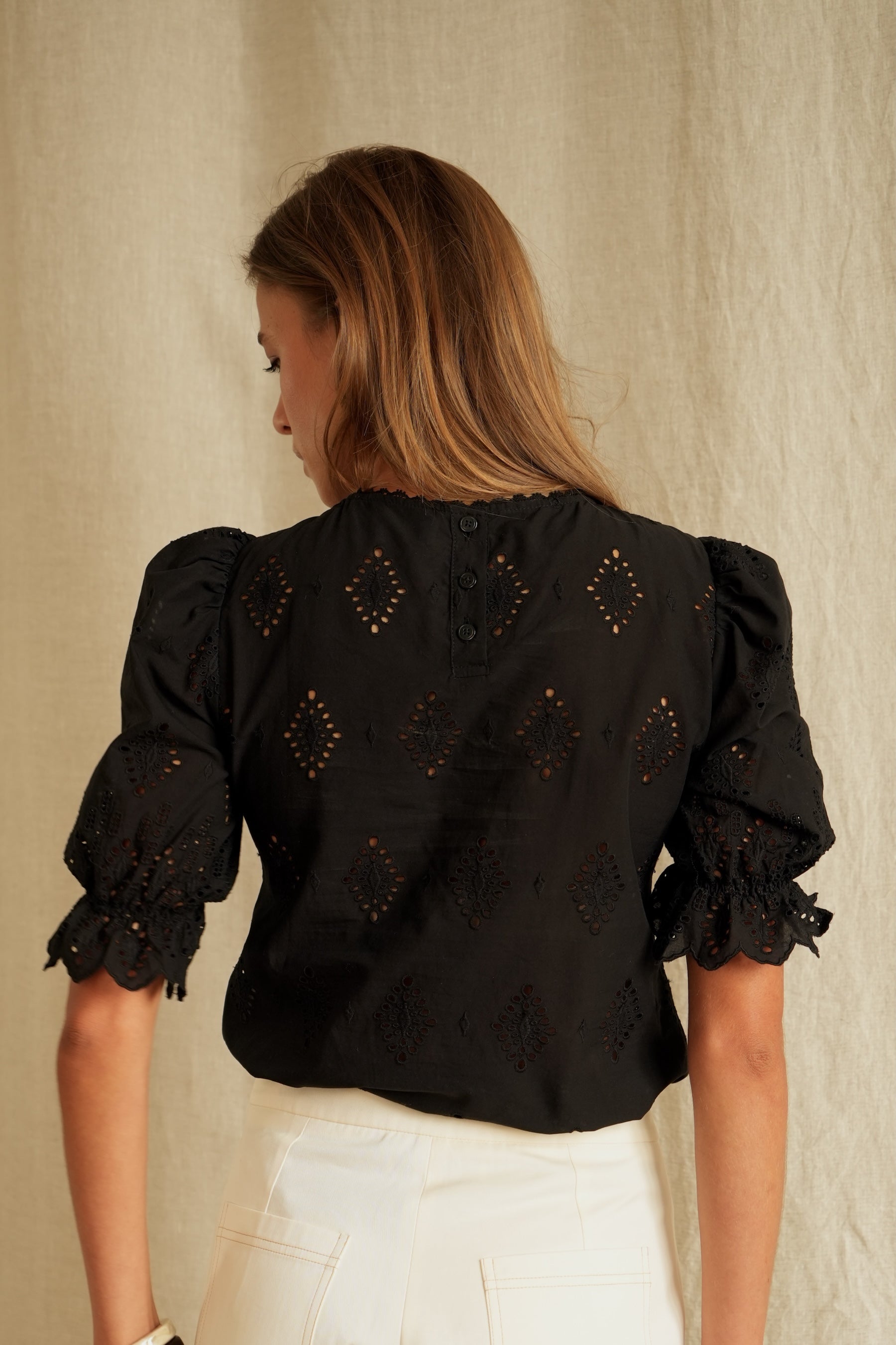 Blouse Annie brodée noire